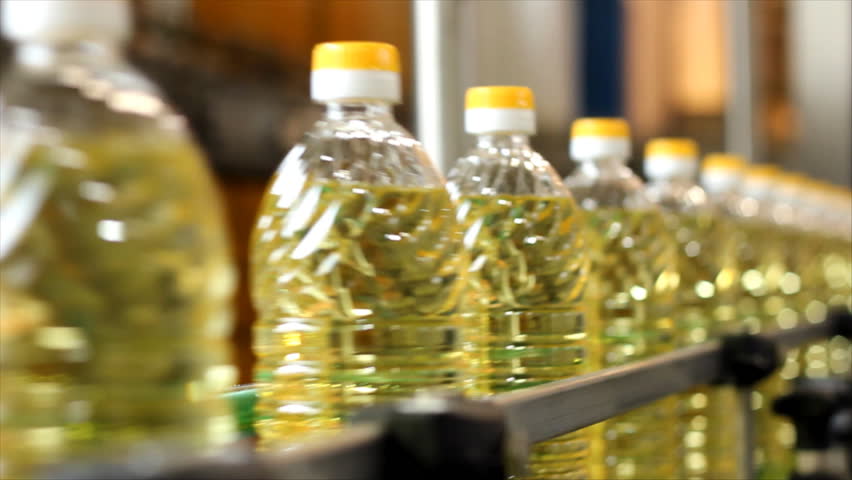 Production of sunflower oil in a factory