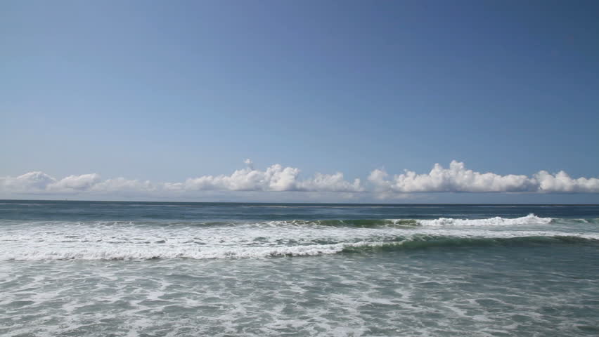 Pacific ocean - waves crashing