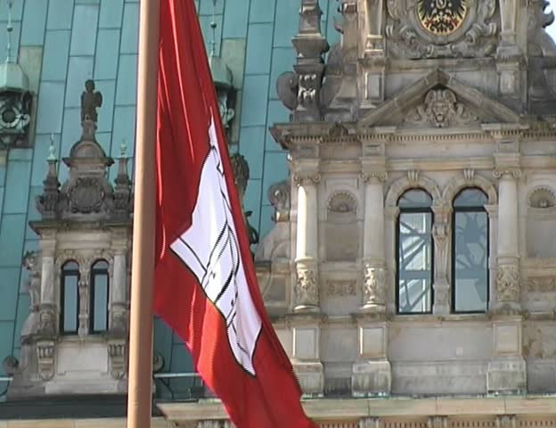 Hamburg (City Scene) / Flag of Hamburg in front of the city hall