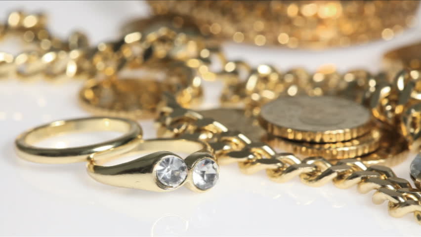 panning through jewelry 