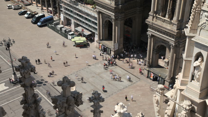 Timelapse in Piazza del Duomo, Milan, Italy 