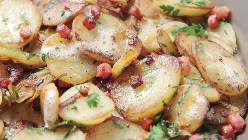 Sauteed potatoes with lardons and parsley