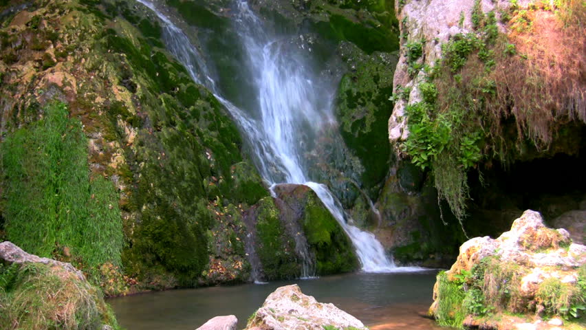 Mountain waterfall (HD 1080)