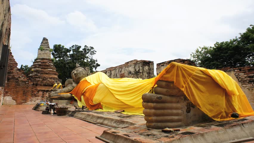 Statue of Reclining Buddha