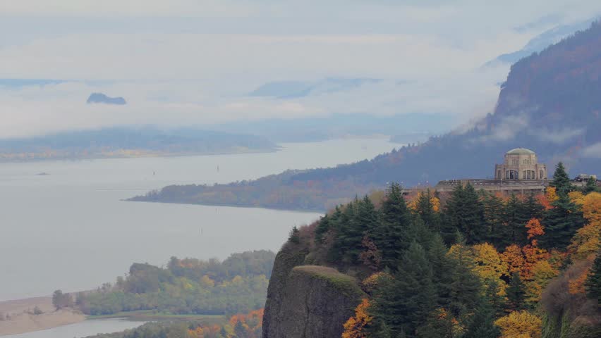 View of Vista House at Crown Point along Columbia River Gorge in One Foggy Day with Fall Colors in Portland Oregon Timelapse 1920x1080