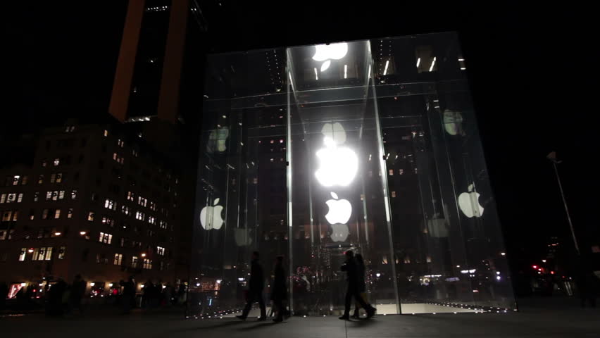 NEW YORK, NY - DECEMBER 23: NYC Apple Store during Christmas weekend on December 23, 2012 in New York, New York.