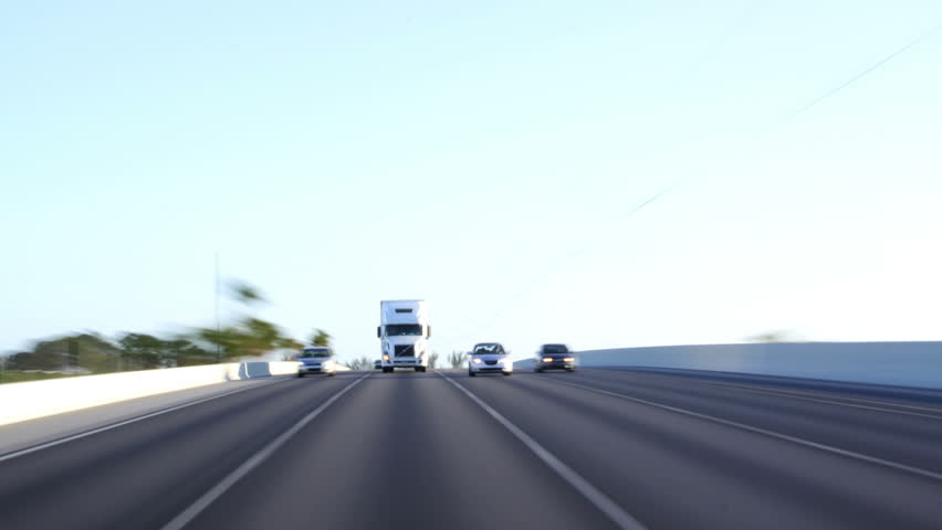 Traffic: Semi Truck
