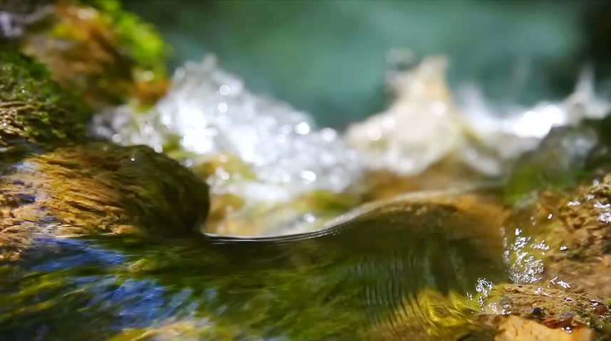 Waterfall Effect flowing water LOOPING