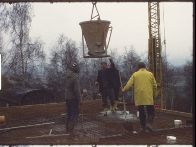 Vintage 8mm film: Housebuilding
