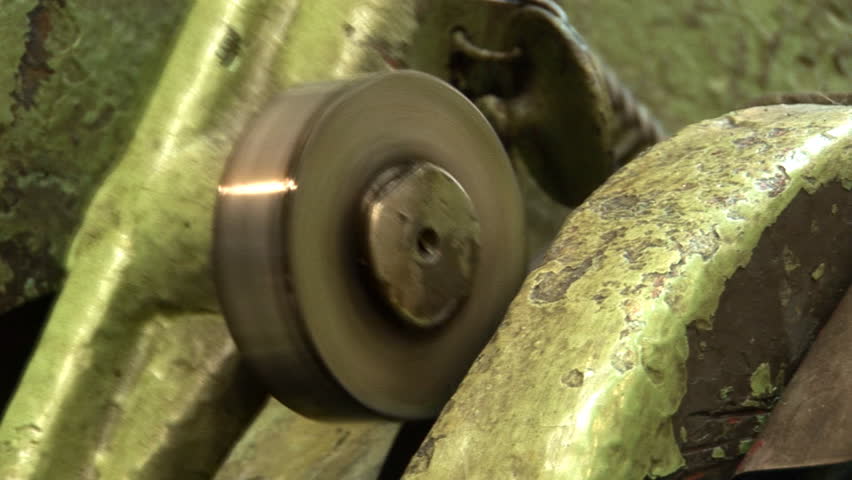 processing of metal parts with old plant machines 