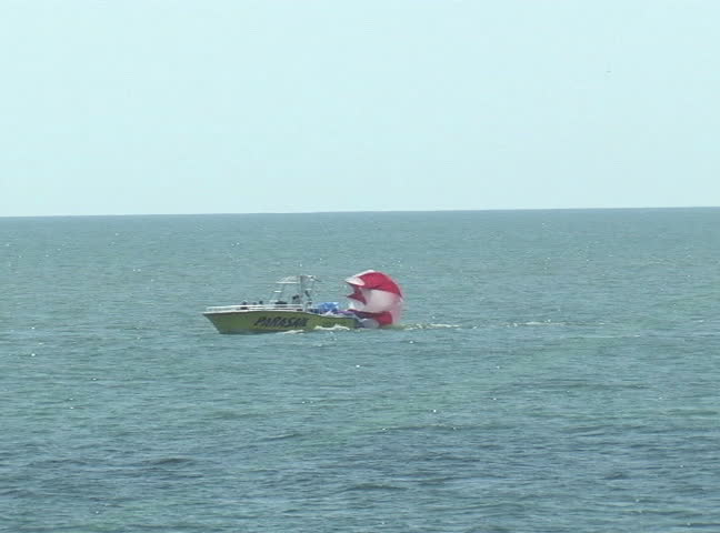 Parasail chute opening up