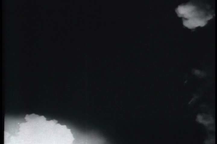 1940s - Good atomic bomb blast footage.