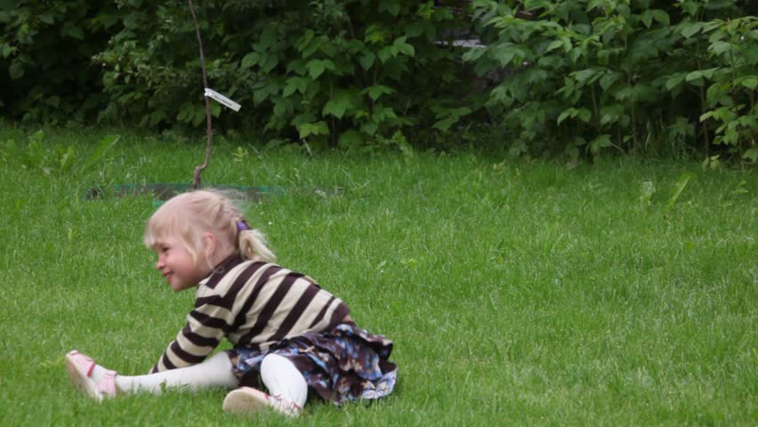 little girl doing gymnastic  