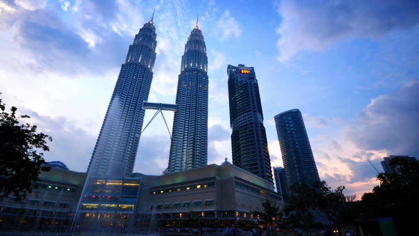 KUALA LUMPUR - NOVEMBER 11 : The Sun sets over KLCC on November 11, 2009 at Kuala Lumpur City Centre, Malaysia.  