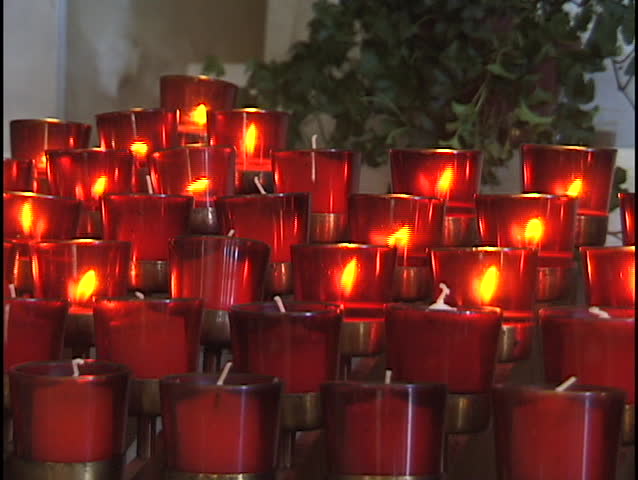 candles in catholic church 1