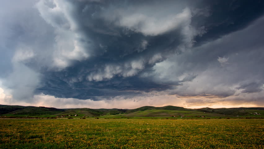 Clouds rolling. Clouds rolling