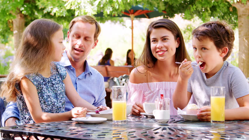 Eating out a hot young girl — pic 14