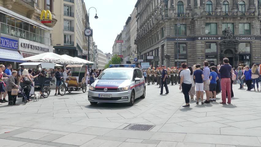 Enigmon rencontre 3e type Luxury escort Vienna