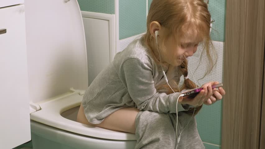 redhead-girl-on-the-toilet-shego-sex-videos