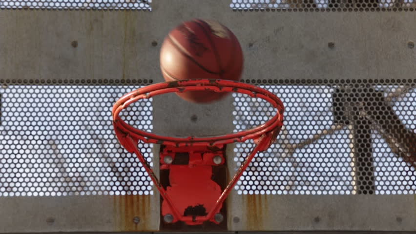 Basketball going into the hoop image - Free stock photo - Public Domain photo - CC0 Images