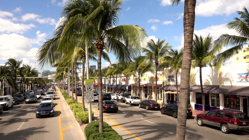 Typical Miami Beach Street View Video de stock (totalmente libre de