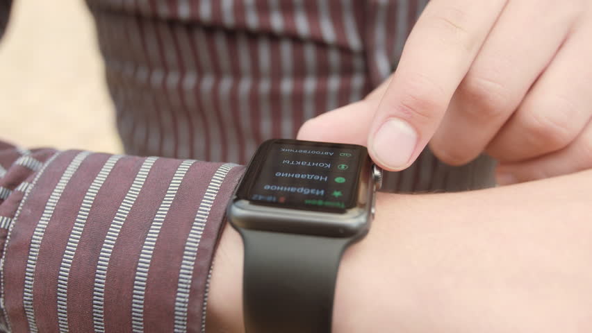 smart watch leading the fashion of intelligent life
