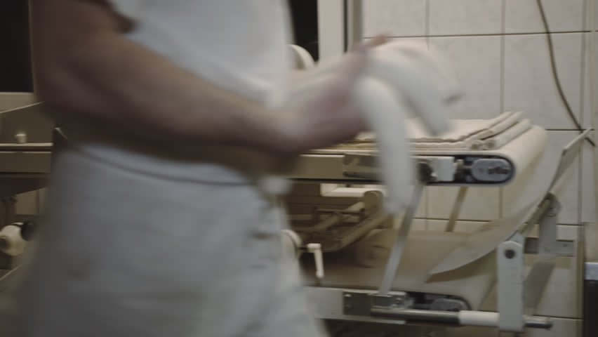 Header of bakeware