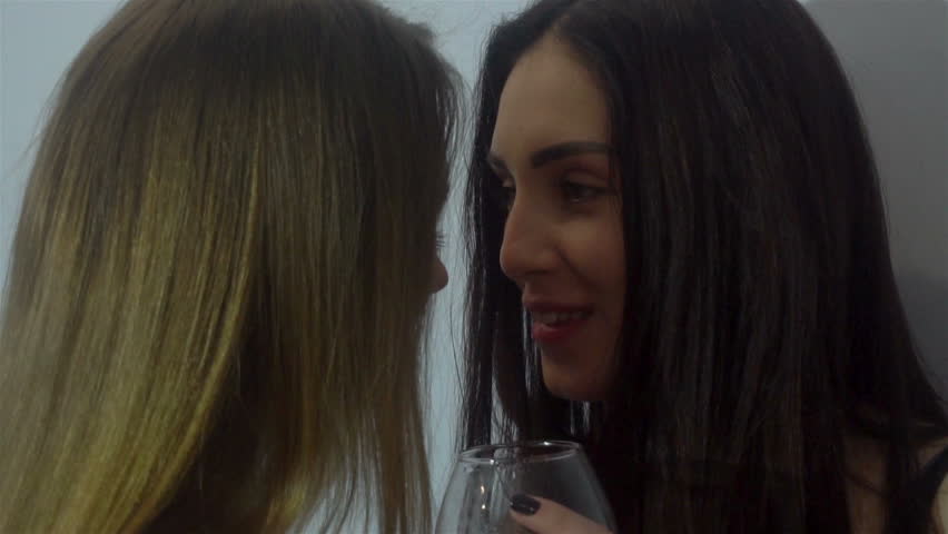 Girls seduce each other Girls seduce each other