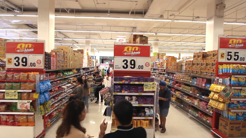 3rd-feb-2016-bangkok-thailand-crowd-shopping-at-big-c-supermarket-in