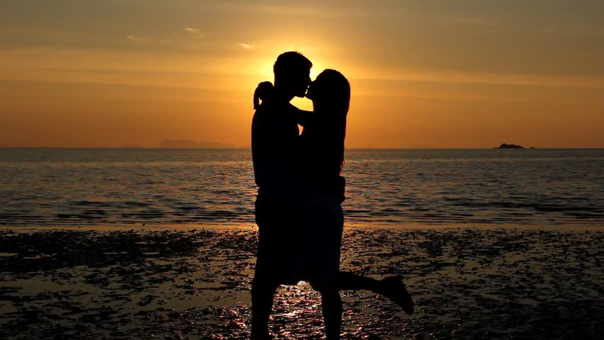 Silhouette Of Young Couple In Video De Stock Totalmente Libre De 9051