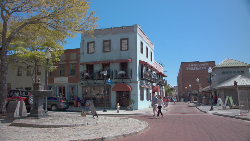 Wilmington Nc 2017 Visitors Exploring The Eclectic Downtown Wilmington Nc 2017 Historical Riverwalk In Downtown With People Exploring Eclectic Restaurants And