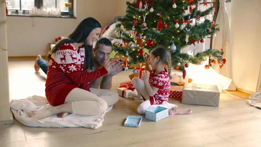 Home and family christmas tree dress images Home and family christmas tree dress images
