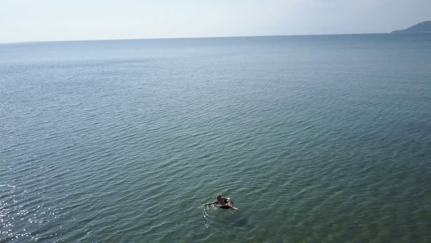 Blue tube mature — photo 1