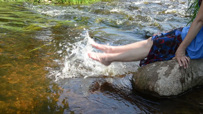 100 feet stream 100 feet stream